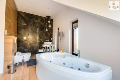 Rezydencja Warmia 352 m SPA 2 części niezal