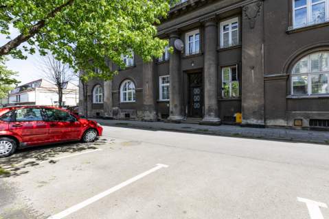 75 mkw po remoncie 3 pokoje z balkonem I piętro