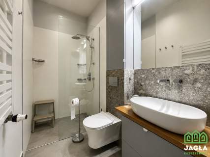 Dworcowa16 po remoncie balkon parking 63 m
