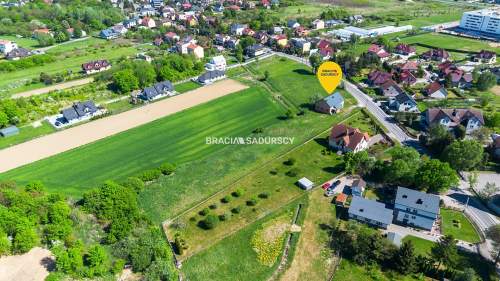 Działka z budynkiem usługowym 240m2 / 12 ar