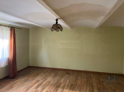 Dom w Radomierzycach na dużej działce