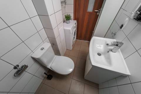 Kawalerka, balkon, piwnica - Kasztanowa 7
