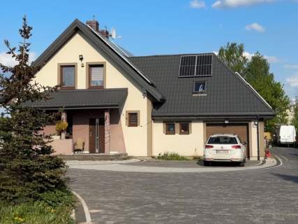 Siedlisko z pięknym domem i własnym stawem