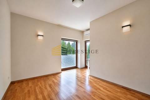 Prestigious Location Neighberhood Modern House
