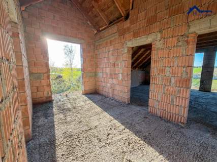 Przestronny dom pod Radomiem pełne podpiwniczenie