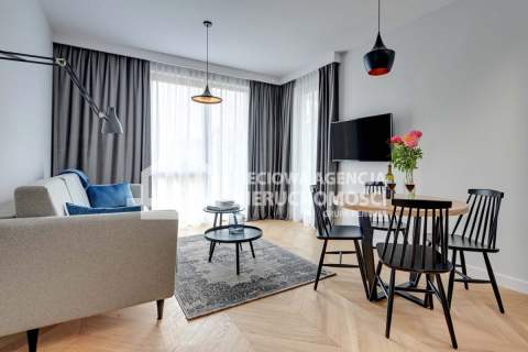 Dwupoziomowy 4-pokojowy apartament w Sopocie