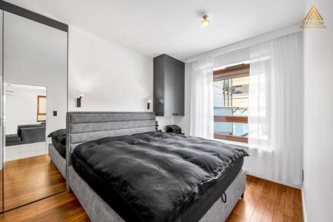 Jasny Apartament 77 m2 - 2 pok - Taras 65m2 - Wola