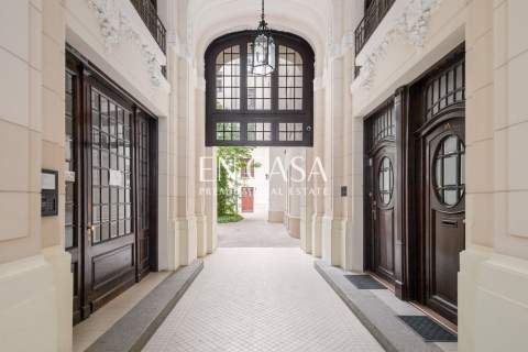 Lokal na showroom lub butik premium TOP adres