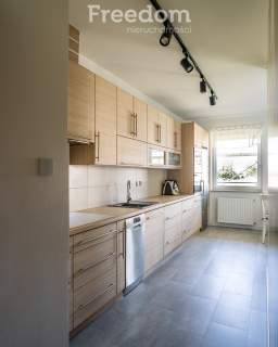 4 pokoje Balkon Garaż Blisko centrum