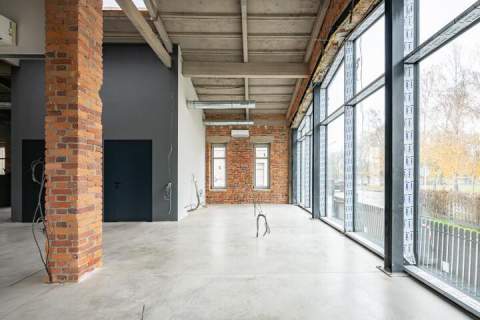 Lokal usługowy 200 m2 Stara Garbarnia Parking 