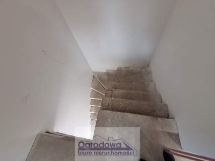 półbliźniaka, w stanie deweloperskim
