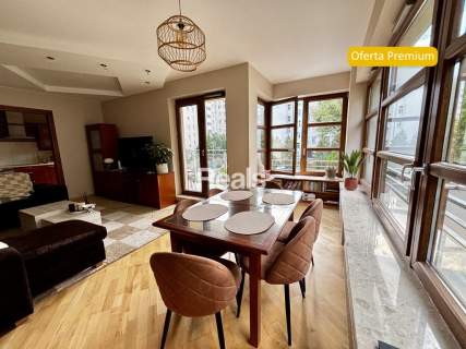 3- pokojowy apartament z balkonem w Centrum.