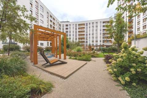 2 pokoje, parking, balkon, 10 min do centrum