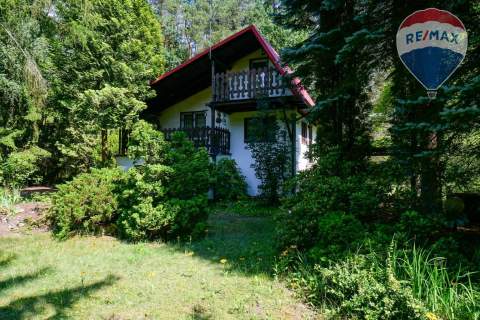 Dom na działce 1583m2, Adamów Parcel
