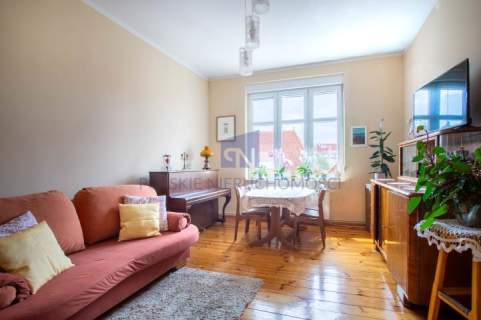 112 m2 przy Placu Grunwaldzkim 5 pokoi .