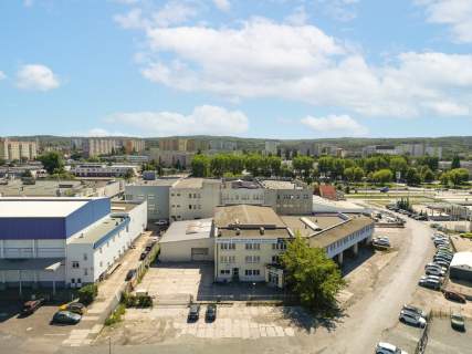 Biurowiec 2 Hale Plac - Nieruchomość inwestycyjna.