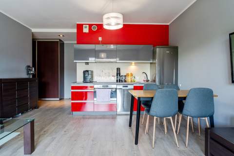 Obozowa/Ruczaj/   1. piętro, winda, duży balkon