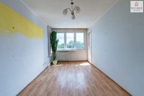 3-pokojowe mieszkanie z widokiem na korony drzew.