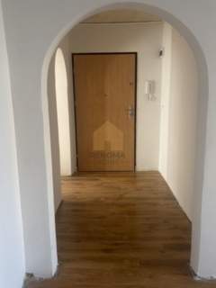 80m2 3 pokoje piwnica