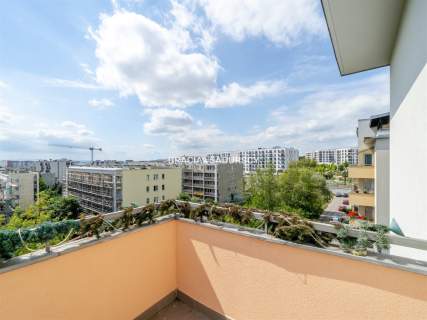 M 50M2 / 3 POKOJE / BALKON / GARAŻ / ZIELONO