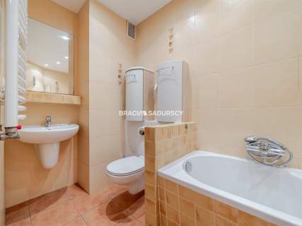 M 50M2 / 3 POKOJE / BALKON / GARAŻ / ZIELONO