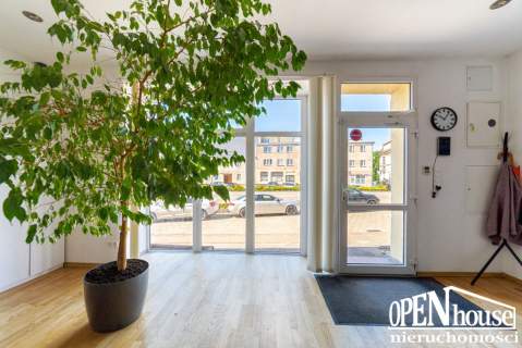 Lokal Karlino   Plac Jana Pawła II 13 64,43 m 