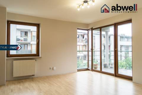 3 pokoje na Ruczaju z balkonem po odświeżeniu