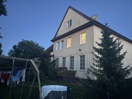 Sprzedam wielki dom pod inwestycje
