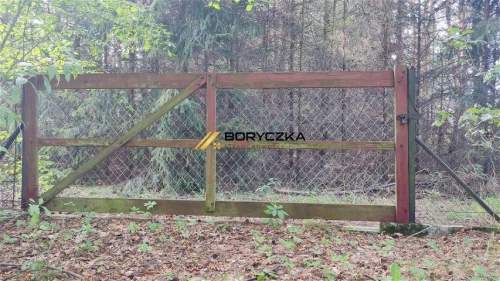 Dom Wał-Ruda, z własnym lasem 0,68 ha.