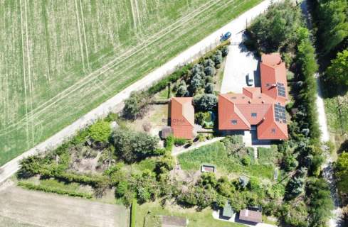 Posiadłość 400m2 - działka 3800 m2- blisko miasta