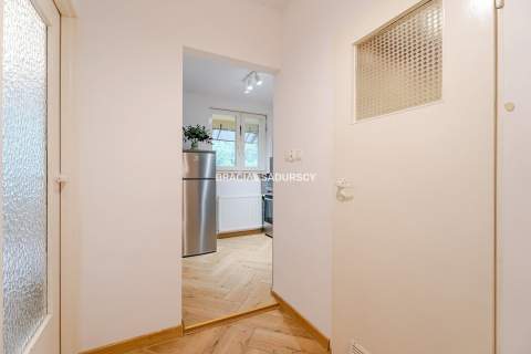 Duży pokój Osobna kuchnia Winda