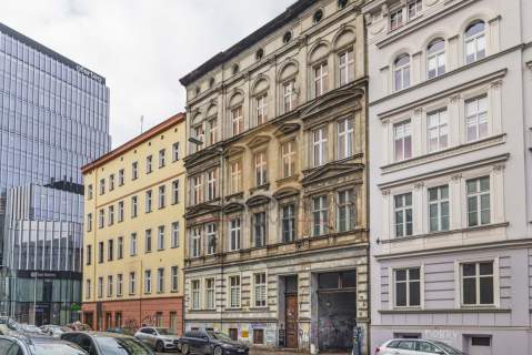 3 pokoje parking centrum komórka