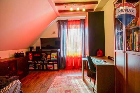 Dom 275m2 z usługowym parterem, Żyrardów