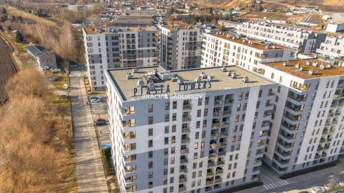 1-POK Piasta Tower Gotowe do wejścia Parking