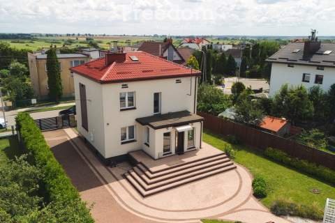 Wyjątkowy dom z gotowym ogrodem i garażem
