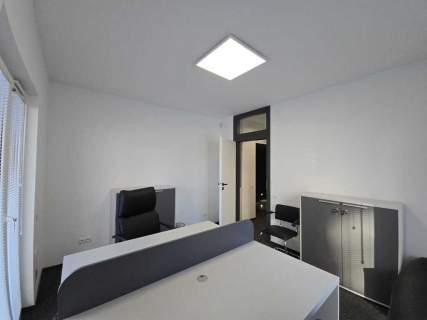 Nowoczesne reprezentacyjne biuro 40m2 parking