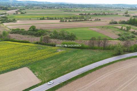 30 ar działek budowlanych, gm. Czernichów