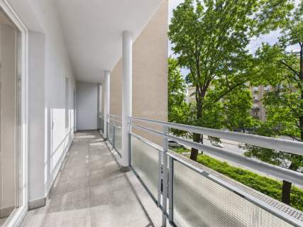 Metro Balkon 11m2 Do wejścia