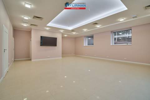 Biuro do wynajęcia, 243 m2, Piła