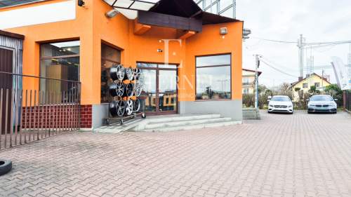 Lokal wolnostojący 334m2 6 m.parkingowych