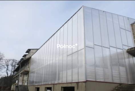 Obiekt hotelowy nad jeziorem Kalwa