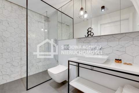 Dwupoziomowy 4-pokojowy apartament w Sopocie