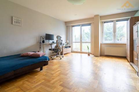 Parter, 2 balkony i widok na zieleń. Przestronne 63 m2 ,ul. Kanta