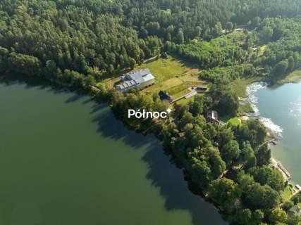 Obiekt hotelowy nad jeziorem Kalwa