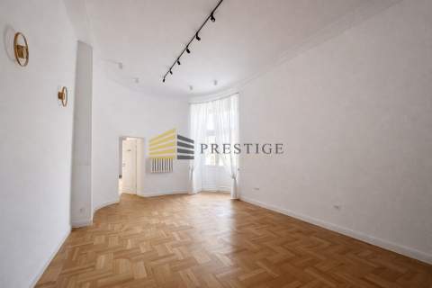 Lokal w zabytkowej kamienicy z windą, CENTRUM