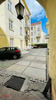 76,8 m 3 pokoje Główny Rynek Oficyna cisza Czynsz 500