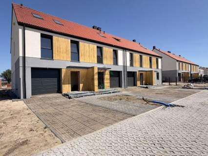 114m2 28m2 poddasza, ogród, salon od południowej strony