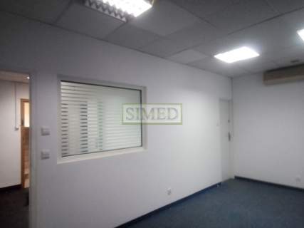Dostep24h,magazyn,rampa,parking,ochrona,winda