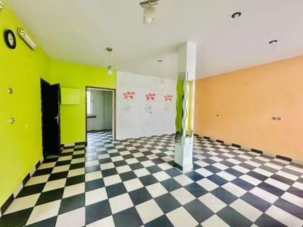 Lokal 60 m z witrynami blisko centrum Strzelina