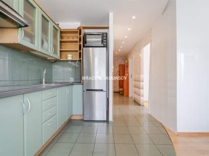 M 50M2 / 3 POKOJE / BALKON / GARAŻ / ZIELONO
